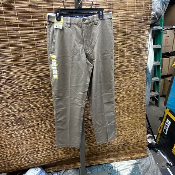 Haggar Men's Premium Comfort Khaki Classic-Fit 2-Way Stretch Wrinkle Resistant F - Picture 1 of 2